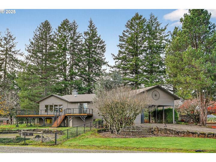 Property Photo: 37902 SE Porter Rd OR 97023
