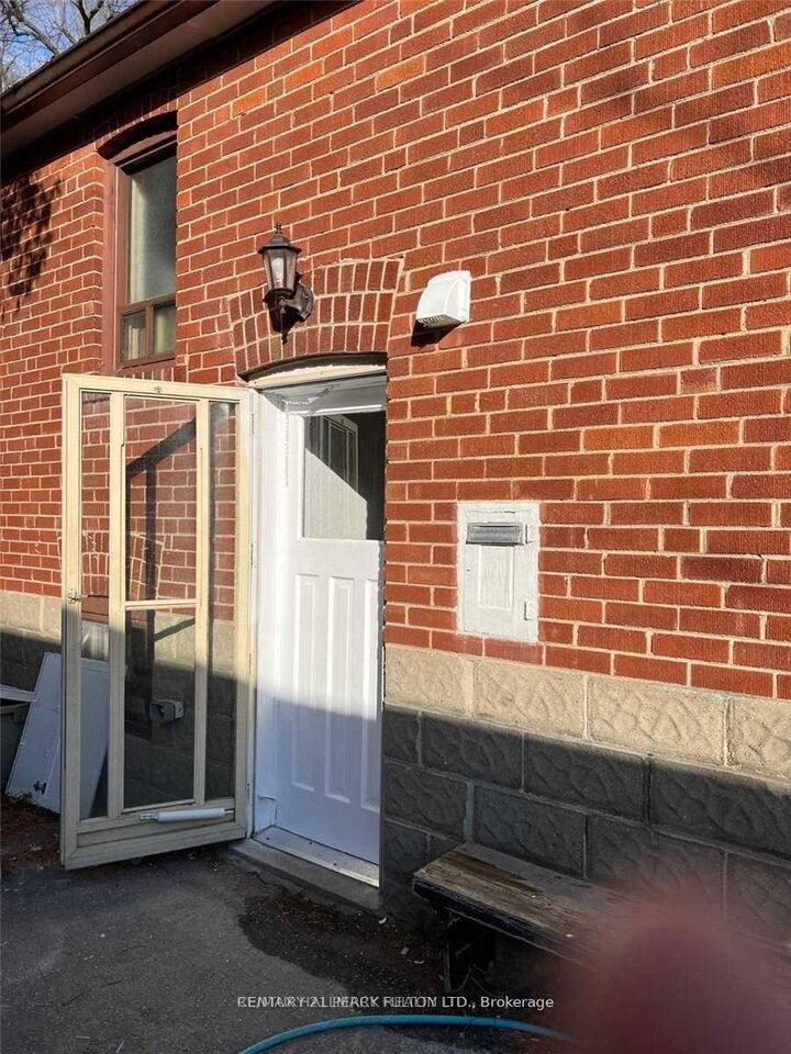 Photo de la propriété:  48 Connaught Avenue Bsmt  ON M2M 1G8 