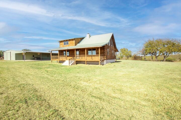 Property Photo: 350 Hillview Road TX 78616