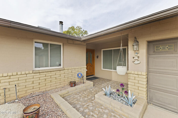 Property Photo:  2528 E Geneva Drive  AZ 85282 