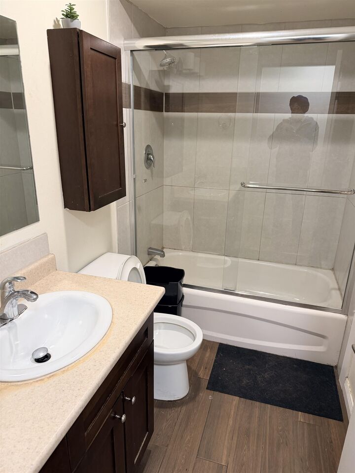 Property Photo: 7468 138 Street 121 BC V3W 6G4