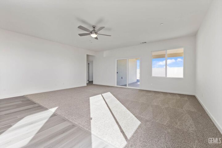 Property Photo: 7919 Ita Palm Way CA 93313