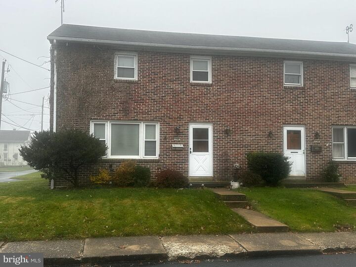 260 Broad Street  Landisville PA 17538 photo