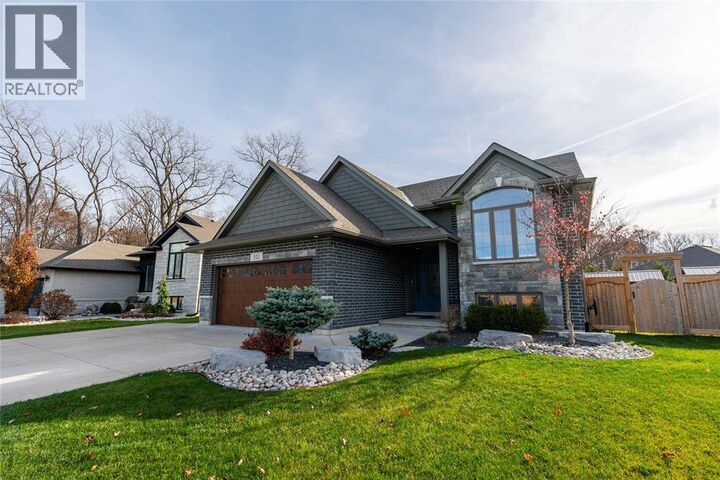 Photo de la propriété:  321 Lexington Boulevard  ON N0N 1G0 