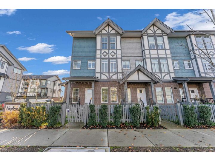 Photo de la propriété: 17528 60 Avenue 25 BC V3S 1T8