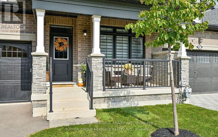 Property Photo:  25 Ballinger Way  ON L9P 0R6 