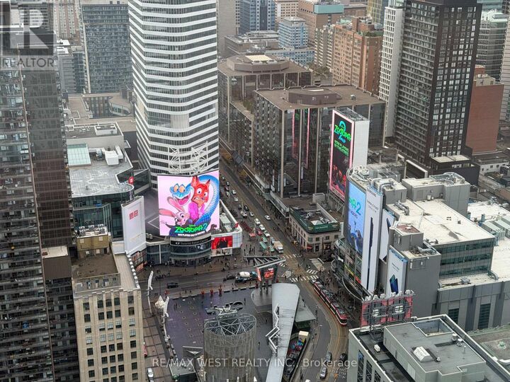 Property Photo:  252 Church Street 5301  ON M5B 0E6 