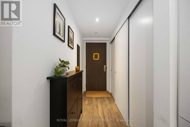 Property Photo:  185 Roehampton Avenue 407  ON M4P 0C6 