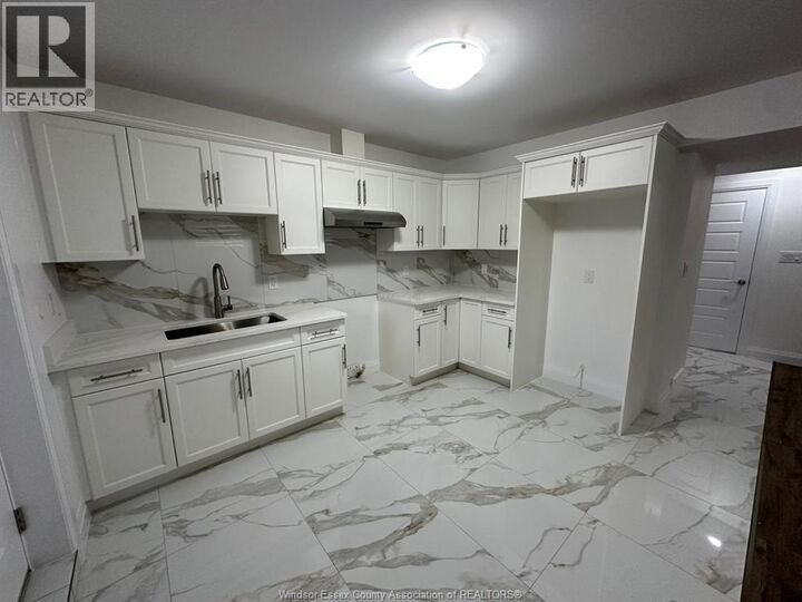 Property Photo:  2470 Roxborough Boulevard  ON N9E 0A9 