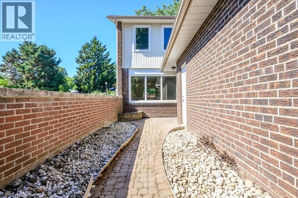 Property Photo:  5193 Banting Court  ON L7L 2Z4 