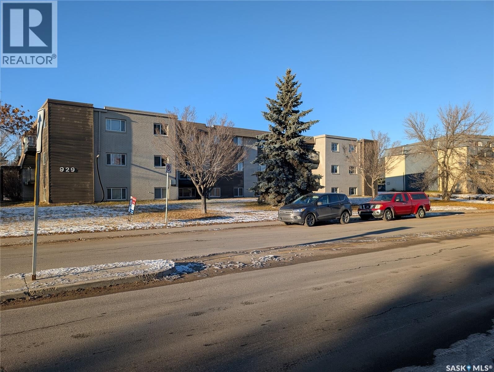Property Photo:  103 929 Northumberland Avenue  SK S7L 3W8 
