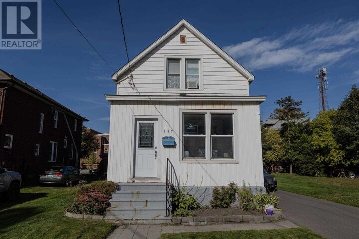 Photo de la propriété: 137 Pilgrim St ON P6A 3E8