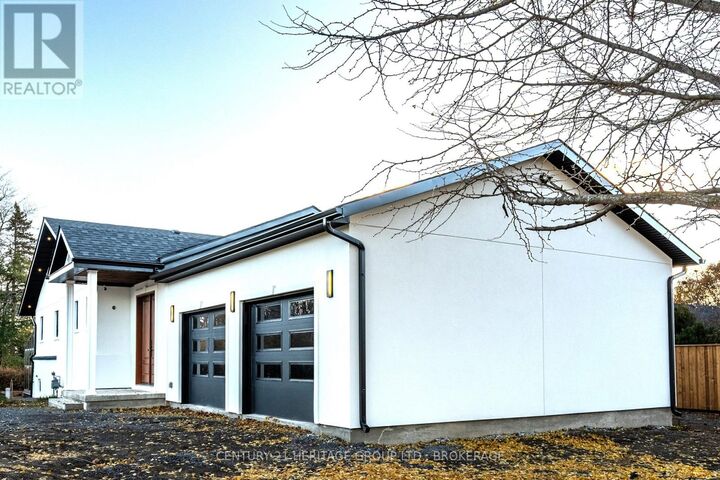 Property Photo:  3 Windsor Street  ON K7M 4K4 