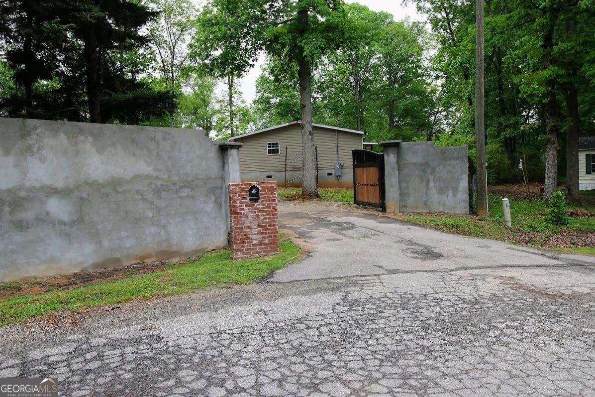 Property Photo:  208 Holliday Way  GA 30116 