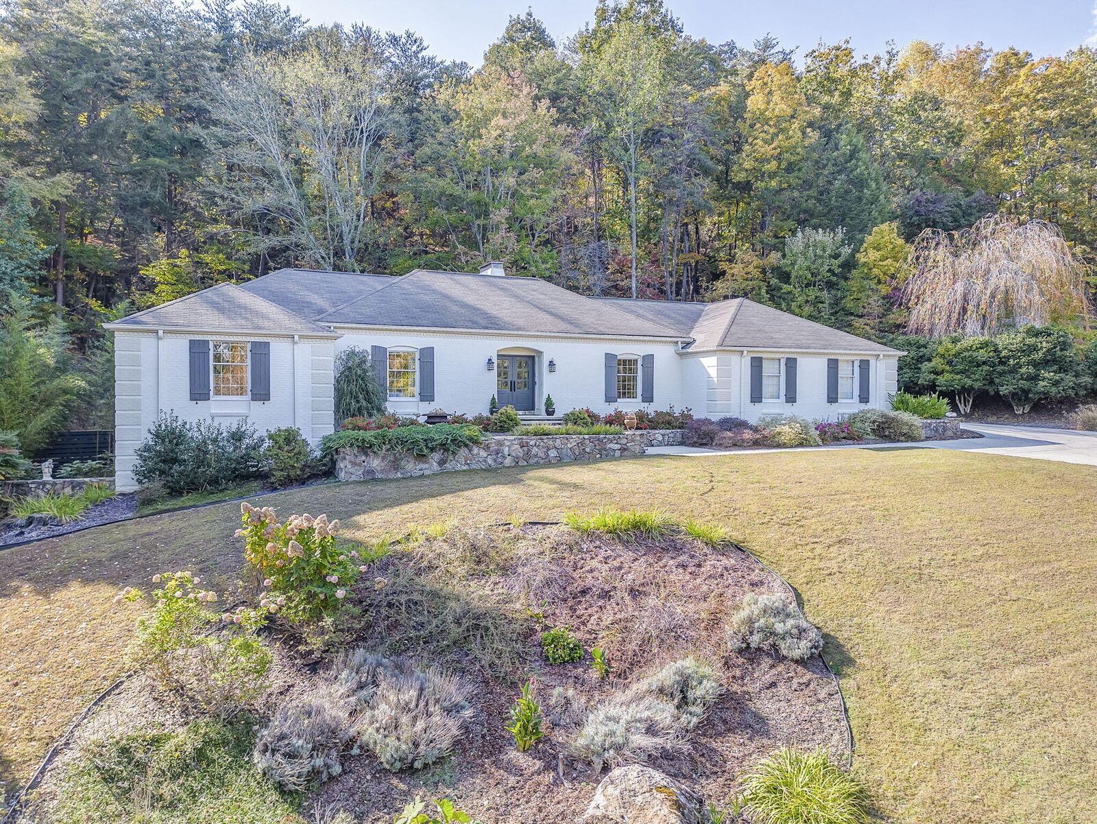 Property Photo:  2305 Ravine Way  GA 30720 