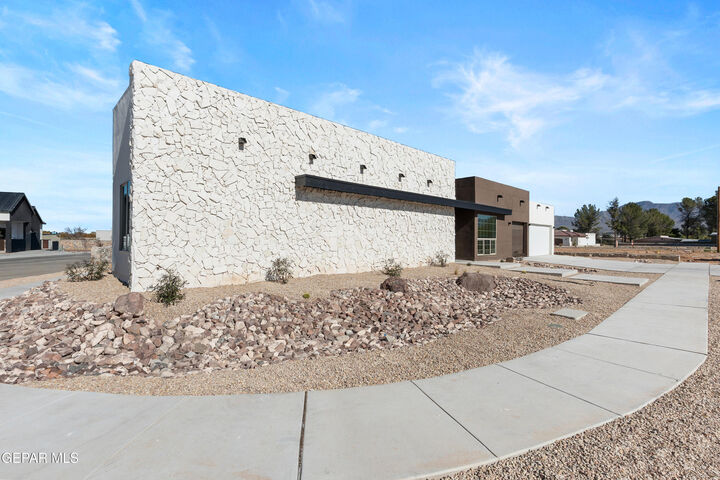 Property Photo: 5659 Rio Bonito Circle TX 79932