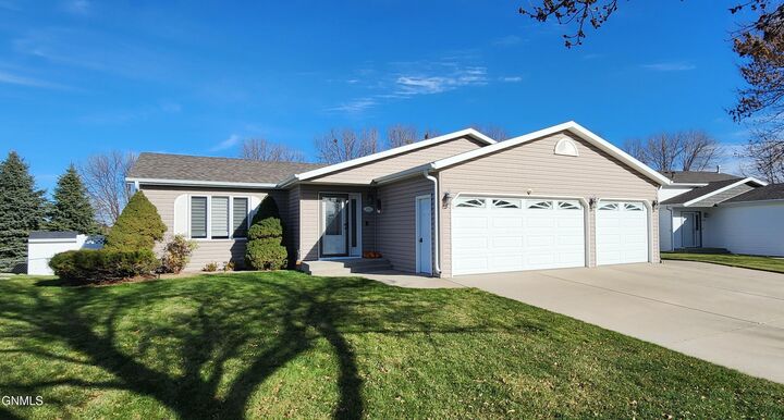 Property Photo: 4416 Turnbow Lane ND 58503