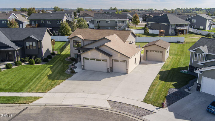 Property Photo: 1800 Amber Place SW ND 58554