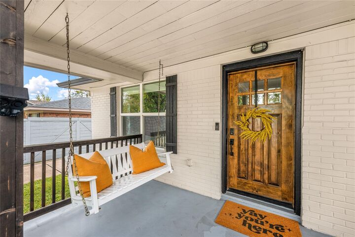 Property Photo: 814 Barkley Street TX 77022