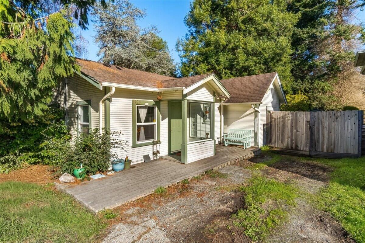 Property Photo:  1790 Hill Avenue  CA 95501 