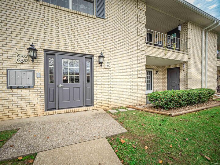 Property Photo:  6704 Newburgh Road  IN 47715 