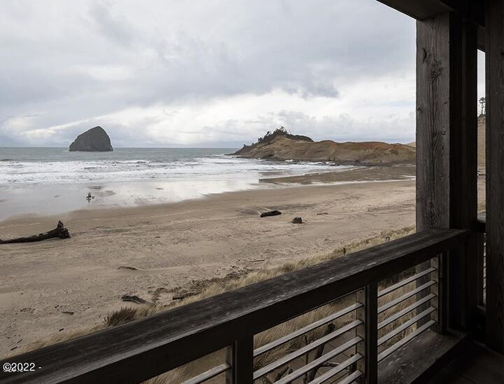 Property Photo:  33000 Cape Kiwanda Dr Unit 3 Wk 39  OR 97135 