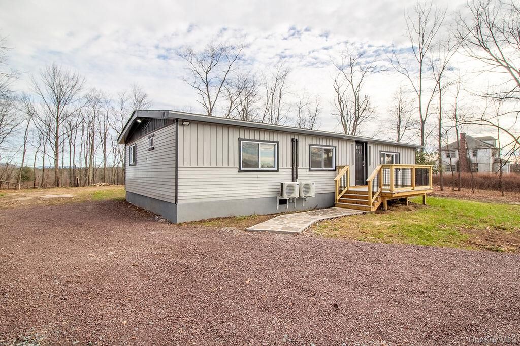 Property Photo:  1732 Ulster Heights Road  NY 12428 
