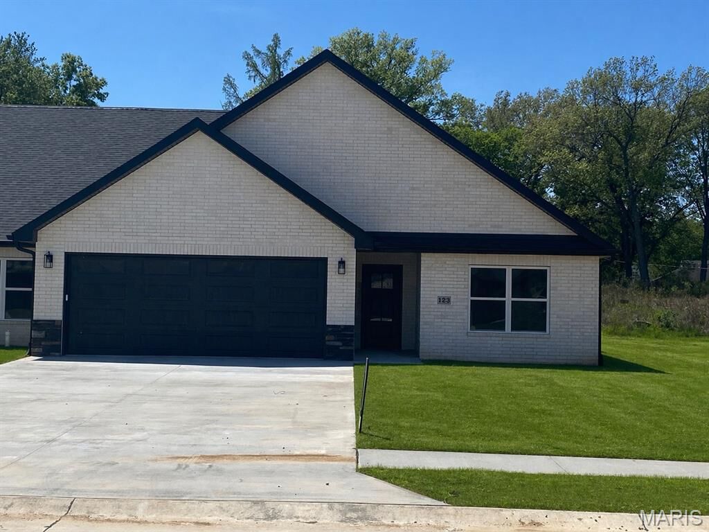 Property Photo: 123 Beechwood Lane MO 63701