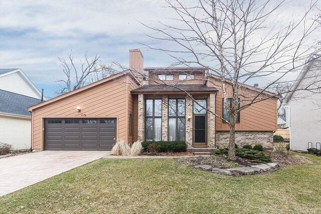 Property Photo:  115 White Oak Drive  IL 60187 