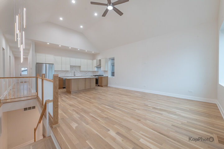 Property Photo: 3621 S Wallace Street IL 60609