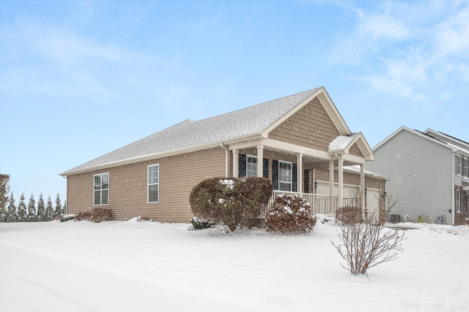 Property Photo: 1037 N Carly Circle IL 60560