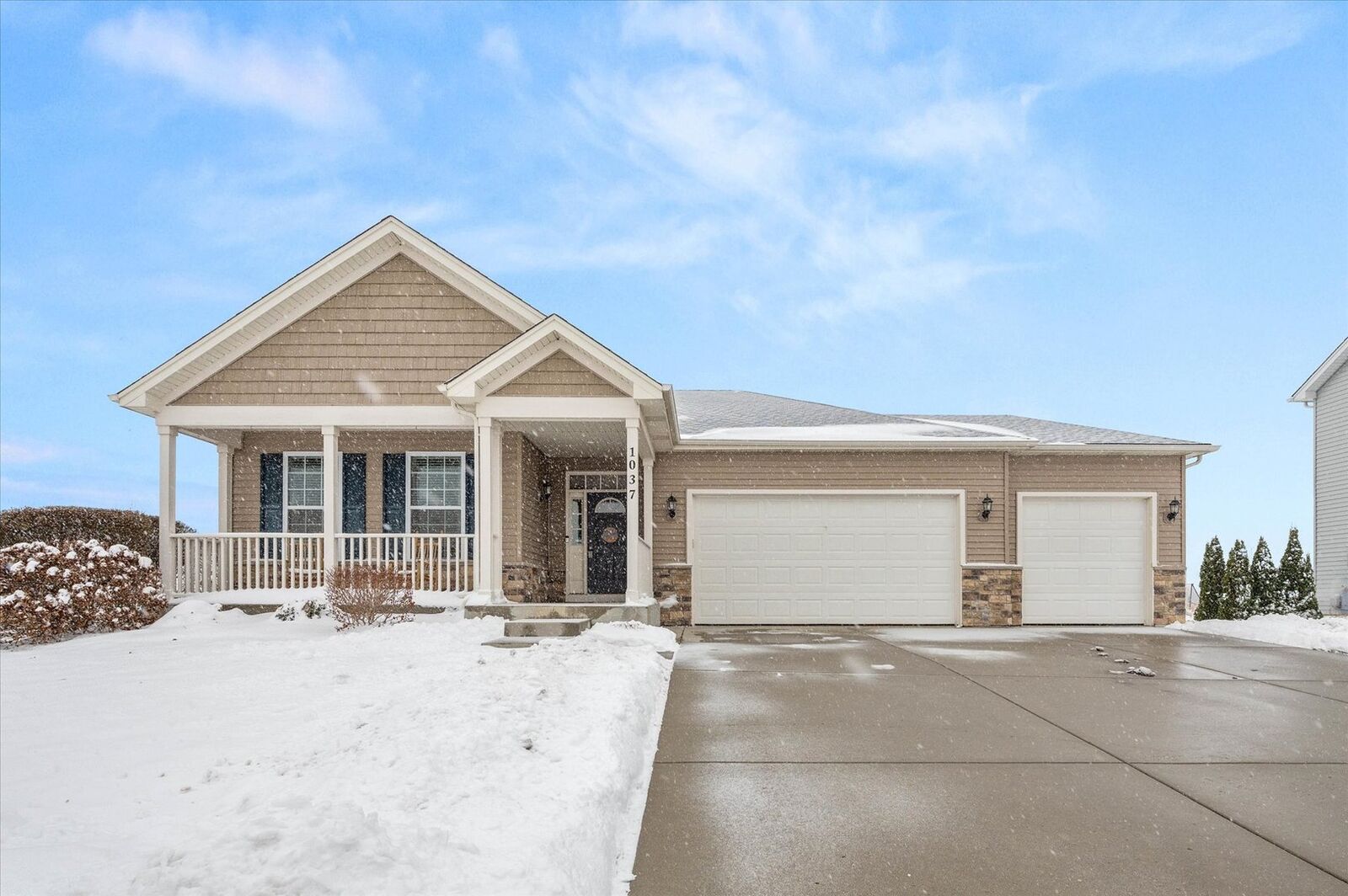 Property Photo:  1037 N Carly Circle  IL 60560 