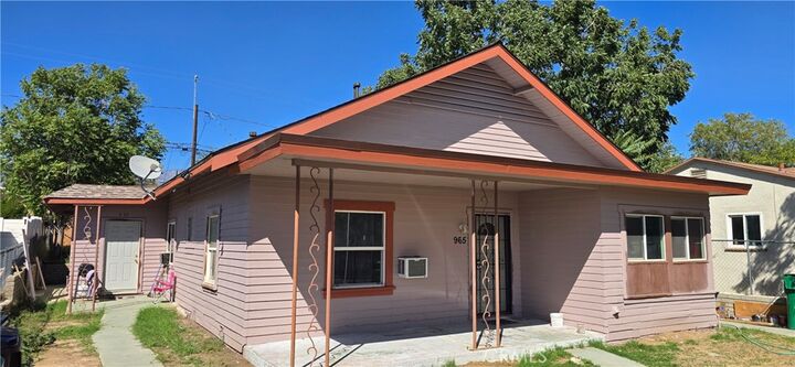 Property Photo: 955 W Hays CA 92220