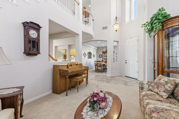 Property Photo: 2567 Parkcrest Way CA 95747