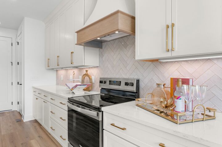 Property Photo:  1313 Alderwood Pass  TN 37207 