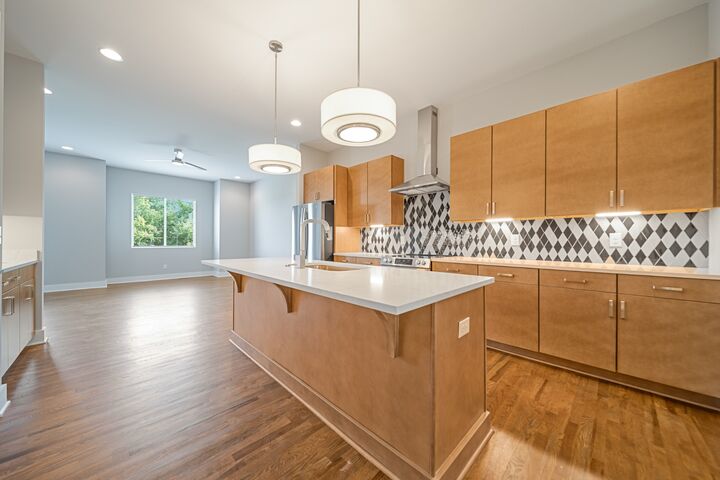 Property Photo:  496 W Trinity Ln 4  TN 37207 