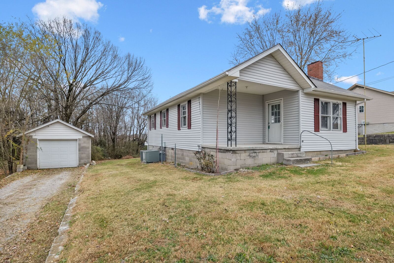 Property Photo: 1323 Pleasant Grove Rd TN 37186