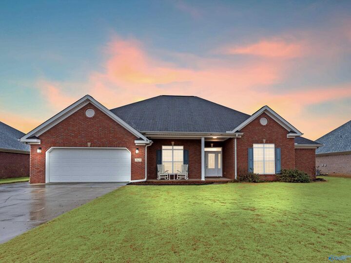 2627 Buckingham Gate SW  Decatur AL 35603 photo