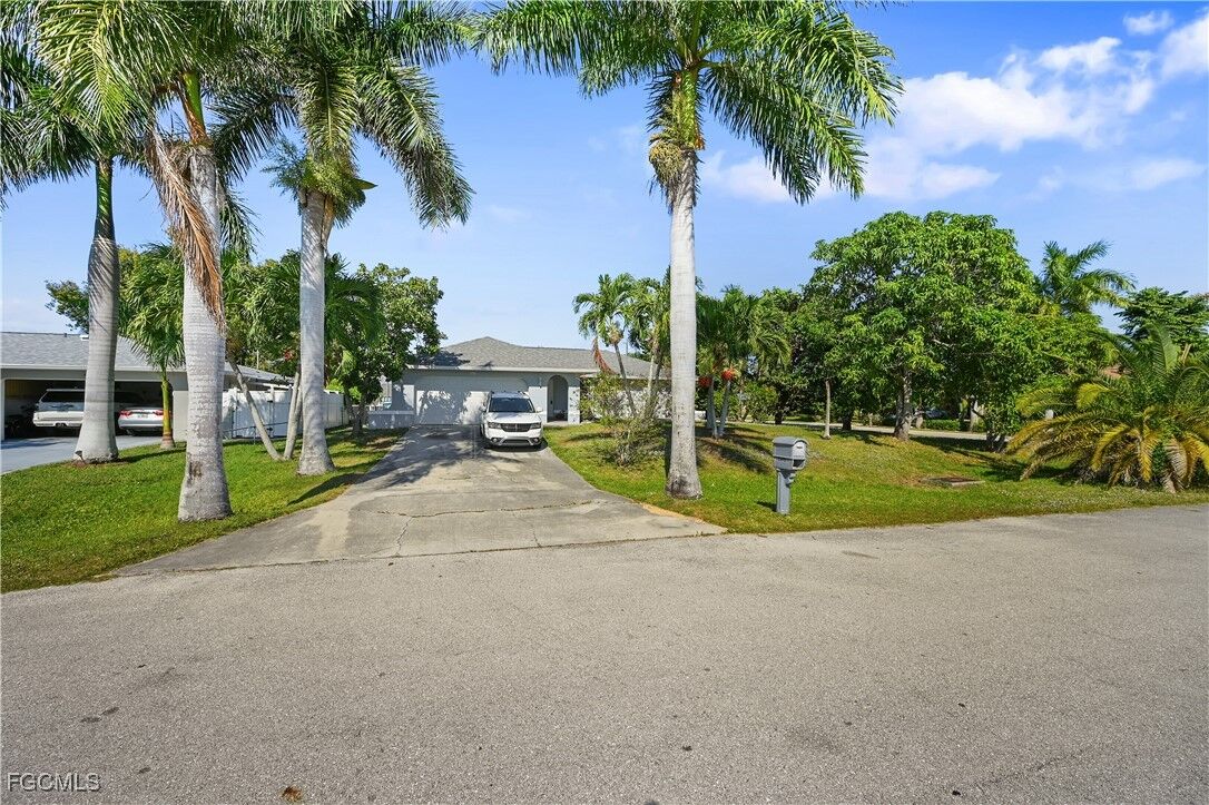 Property Photo:  1721 SE 21st Terrace  FL 33990 