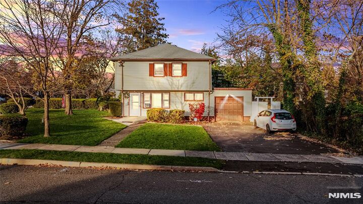 366 Forest Avenue  Paramus NJ 07652 photo