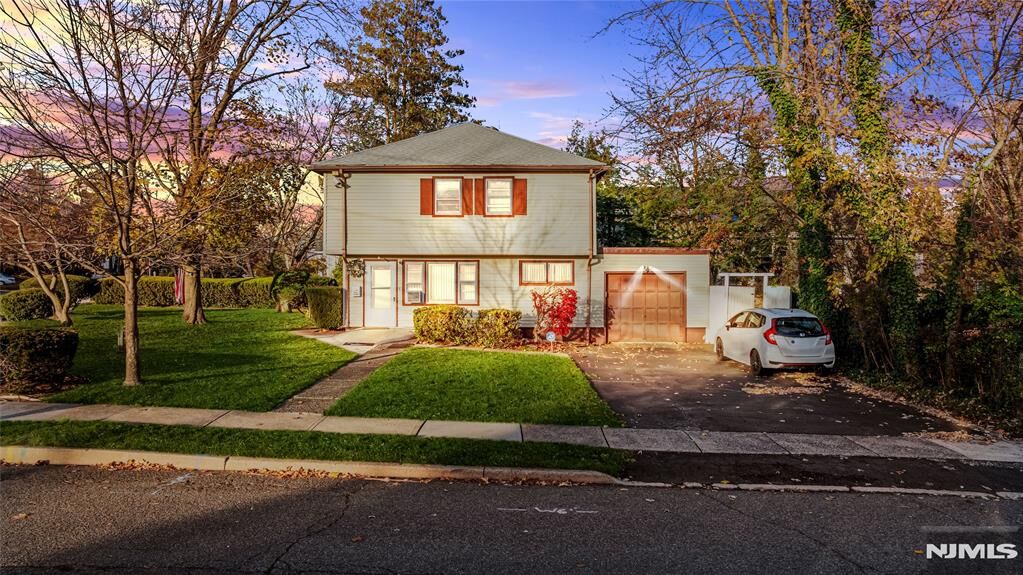 Property Photo:  366 Forest Avenue  NJ 07652 