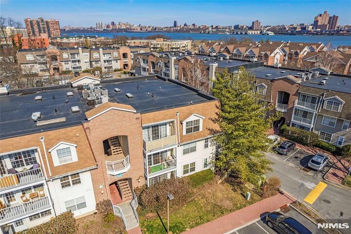 100 Crown Court 482  Edgewater NJ 07020 photo