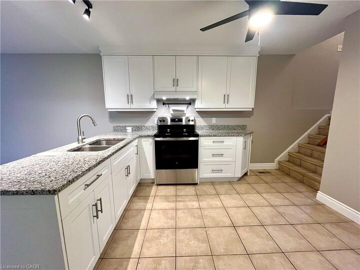 Property Photo:  6 Smetana Drive  ON N2B 3B8 