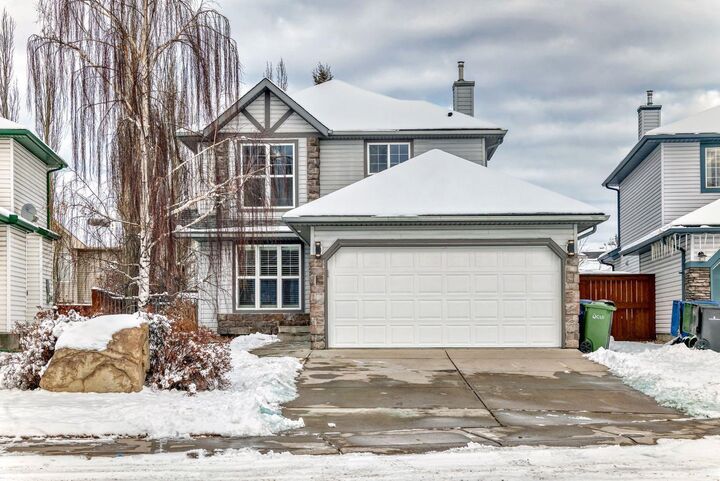 Property Photo: 125 Lakeview Shores AB T1X 1H1