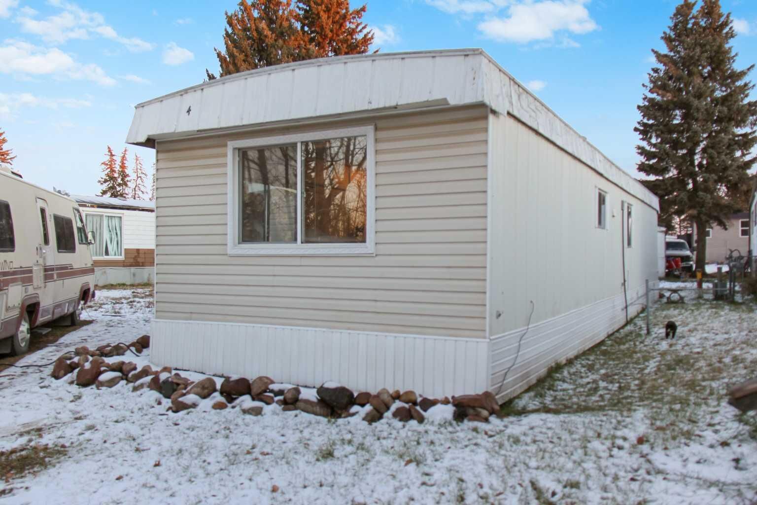 Property Photo: 4504 41 Street 4 AB T4V 4K4