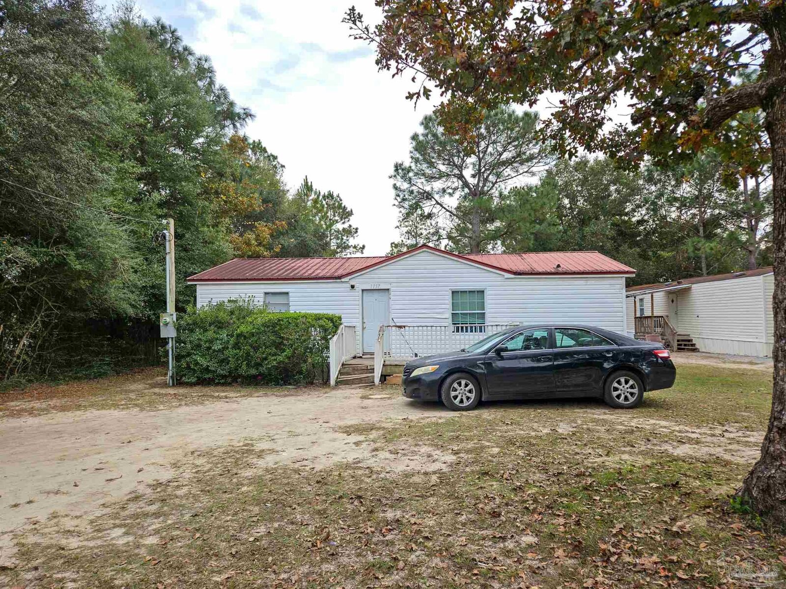 Property Photo: 1157 Martin Dr FL 32433