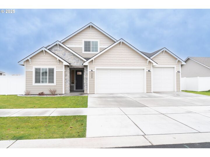 Property Photo:  309 Sage St  OR 97818 