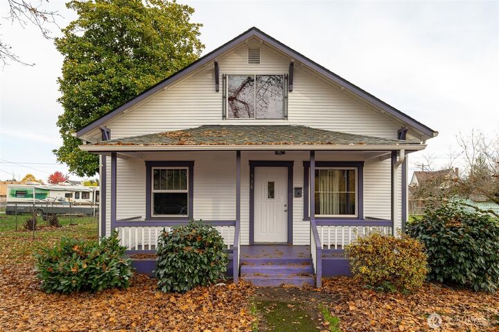 Property Photo:  916  L Street  WA 98531 