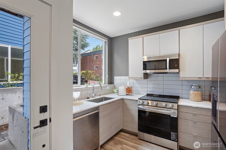 Property Photo:  2525  29th Avenue S D  WA 98144 