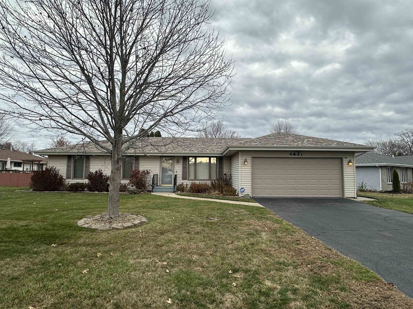 Property Photo: 4611 Bedfordshire Drive IL 61111